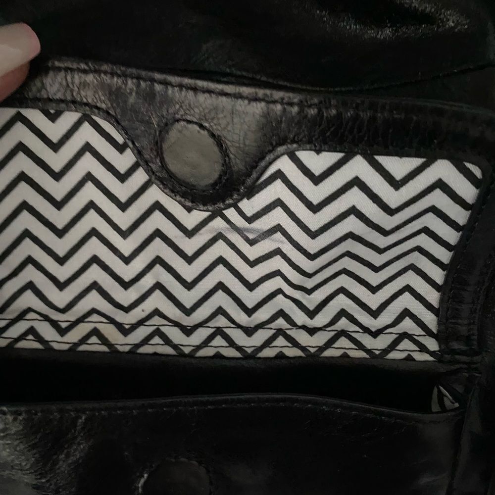 Auth HOBO BAG nwt leather purse. There is a matching wallet & key card SEE ALL - Picture 11 of 16